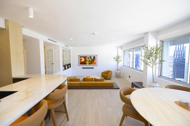 Brisbane City Luxury 3BR- Skyhome Penthouse- Free Parking - image 5