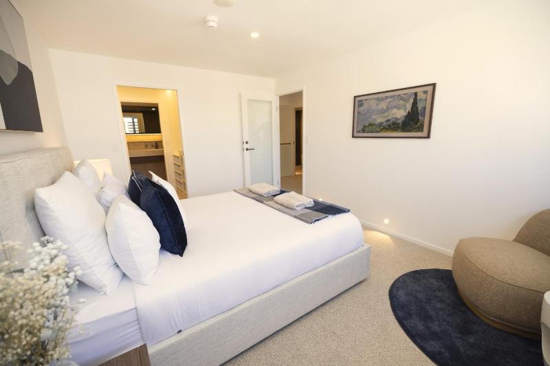 Brisbane City Luxury 3BR- Skyhome Penthouse- Free Parking - image 6