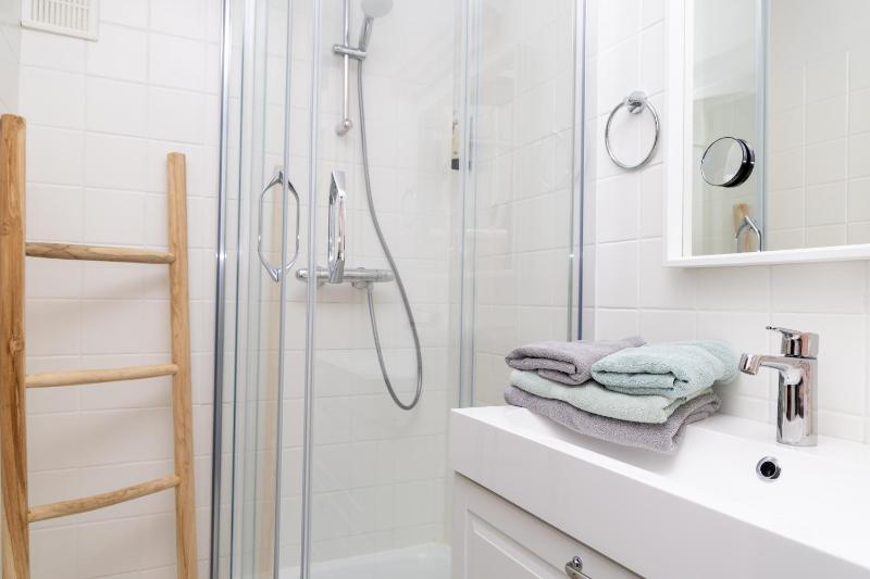 Single Room image 3
