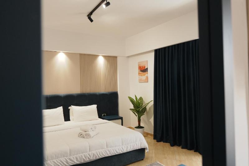 Double room with sofa bed only for children image 1