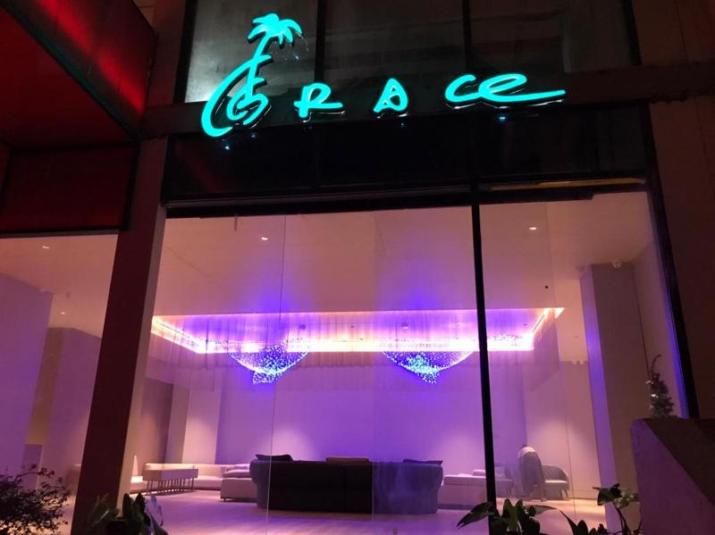 Grace Hotel - image 3