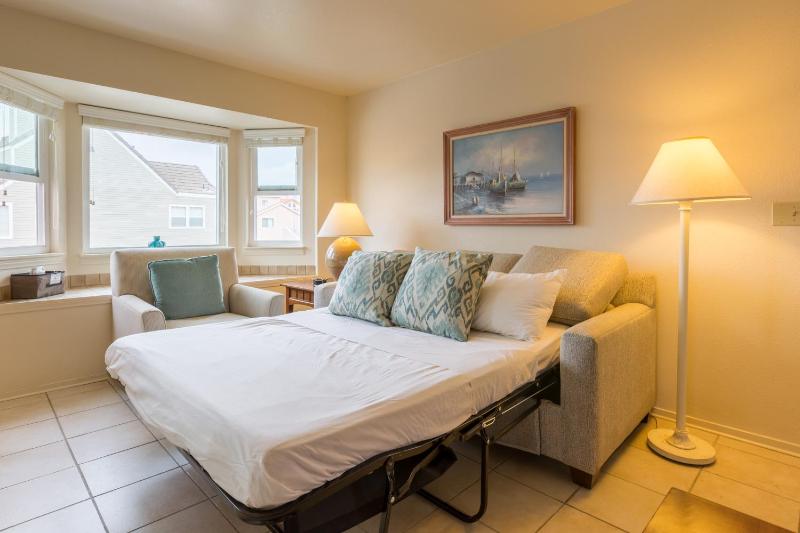 One-Bedroom Suite image 3