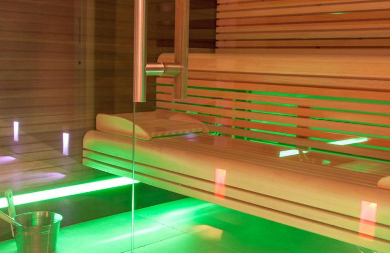 Suite & Spa Mirabel - image 37
