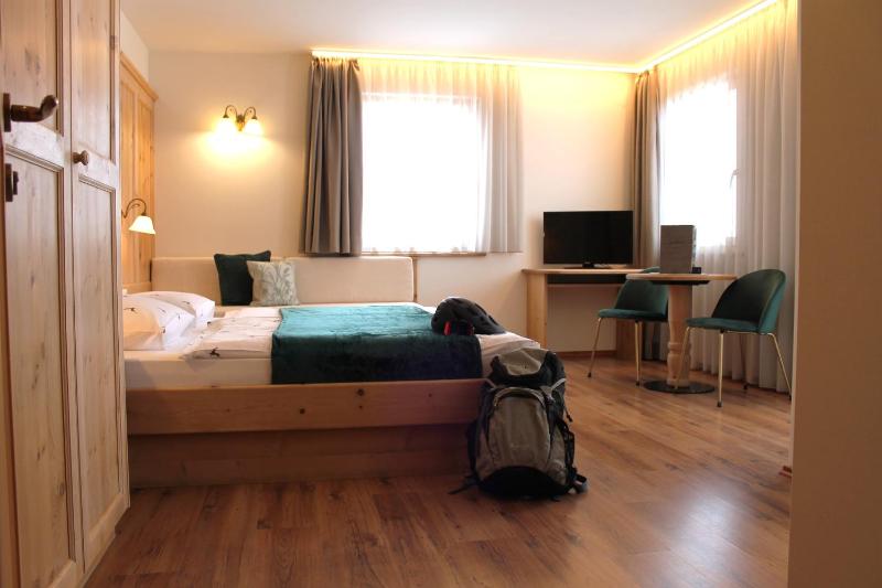 Superior Double Room with Balcony image 3