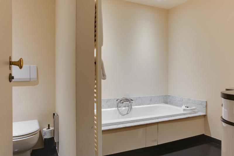 Superior King Room image 1