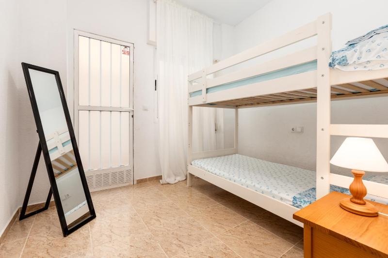 Elegant apartment in Torrevieja with shared pool - image 6