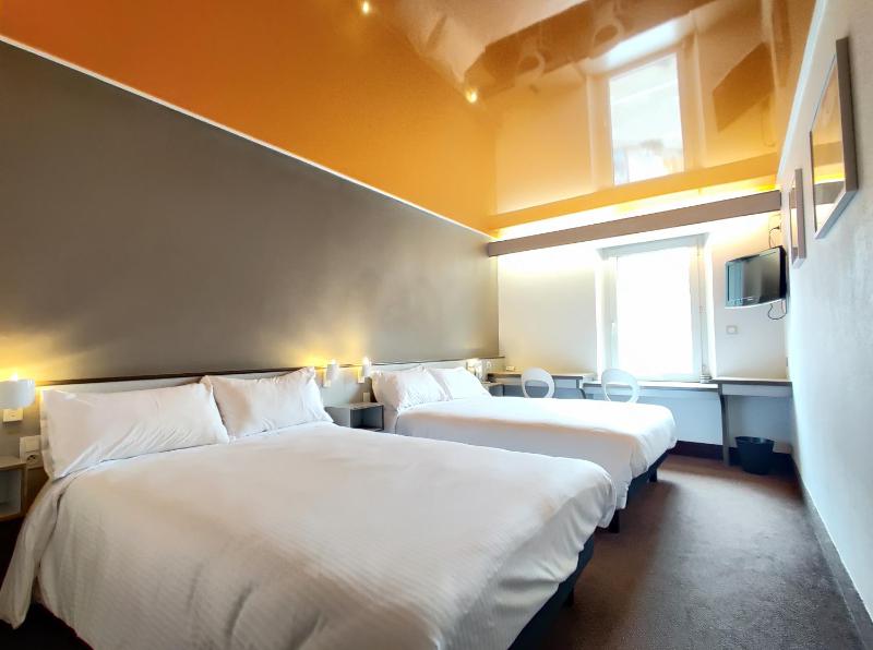 Quadruple Room image 1