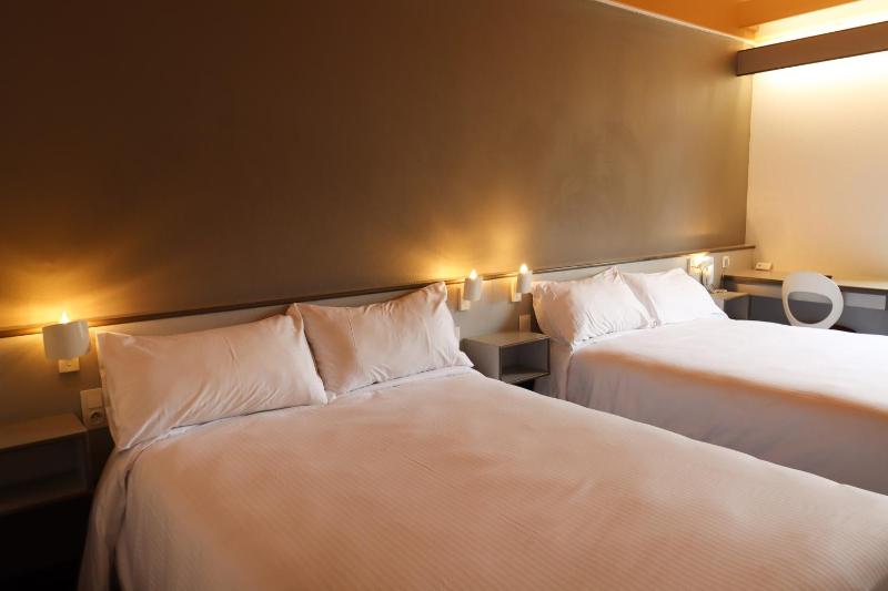 Quadruple Room image 3