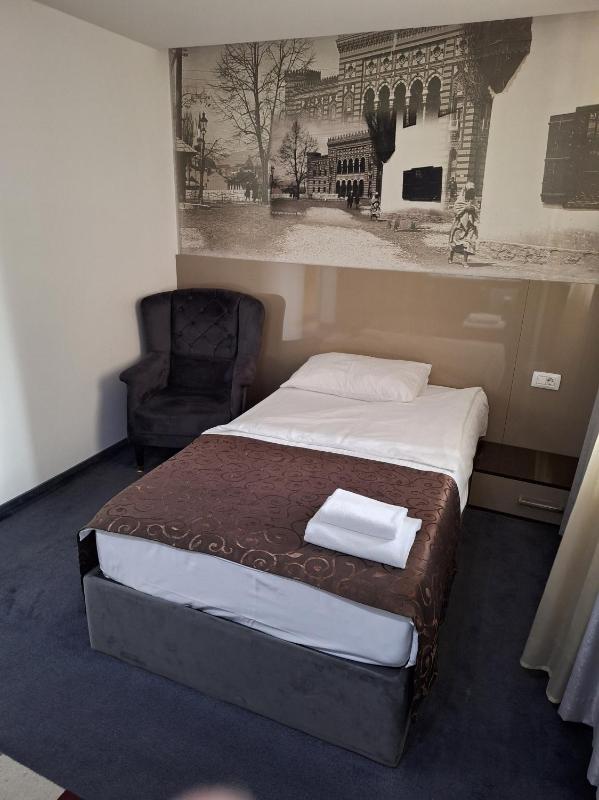 Single Room image 4