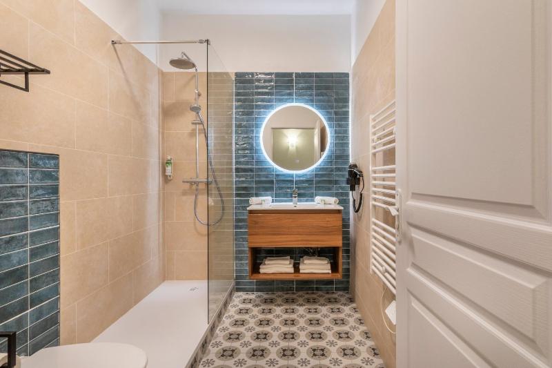 Studio (3 Adults) image 3