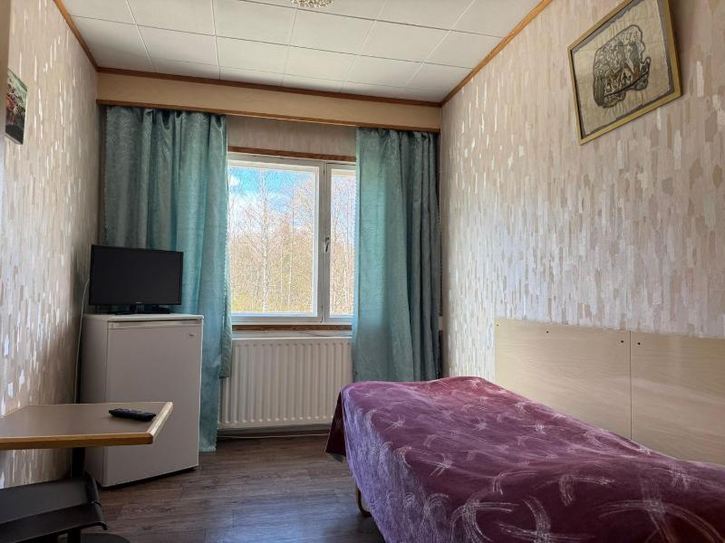 Economy Single Room with Shared Bathroom image 4