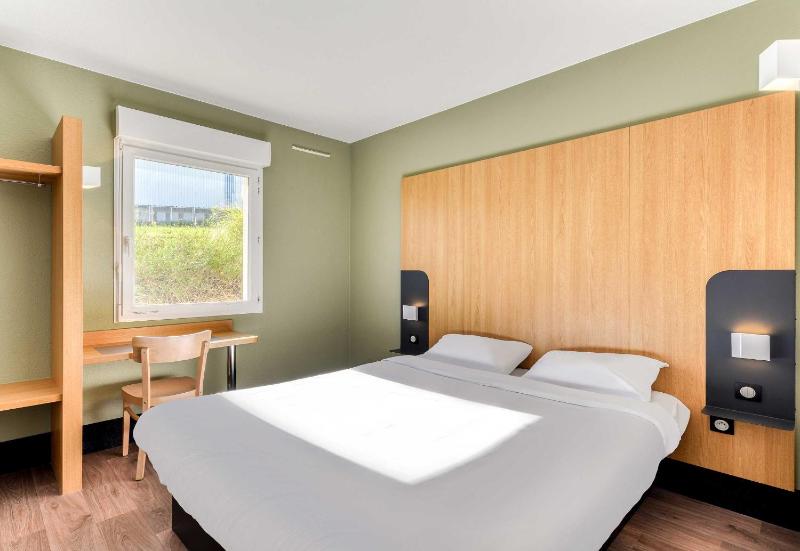 Double Room - Disability Access image 3