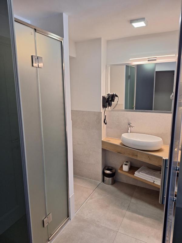 Deluxe Double Room image 2