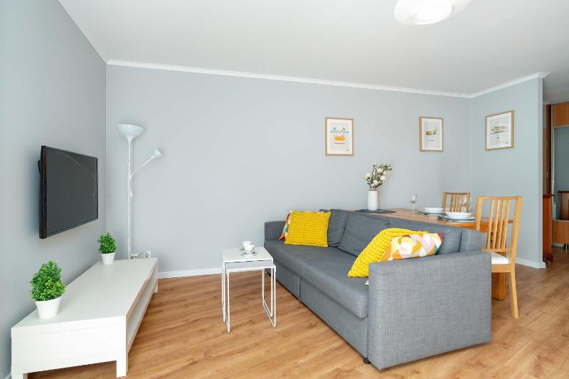 Bright Apartment Robocza in Wilda with Parking by Noclegi Renters - image 19