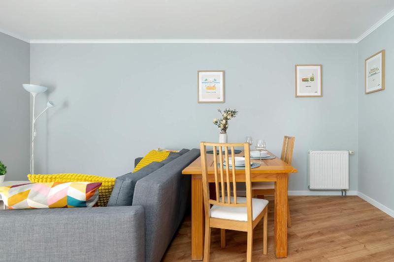 Bright Apartment Robocza in Wilda with Parking by Noclegi Renters - image 21