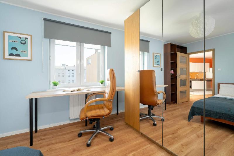 Bright Apartment Robocza in Wilda with Parking by Noclegi Renters - image 10