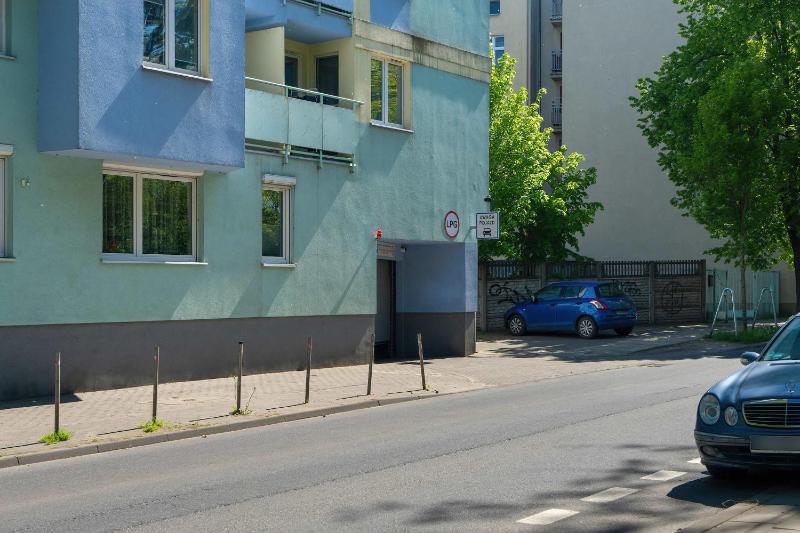 Bright Apartment Robocza in Wilda with Parking by Noclegi Renters - image 5