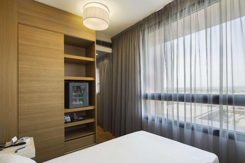 Standard Single Room image 3