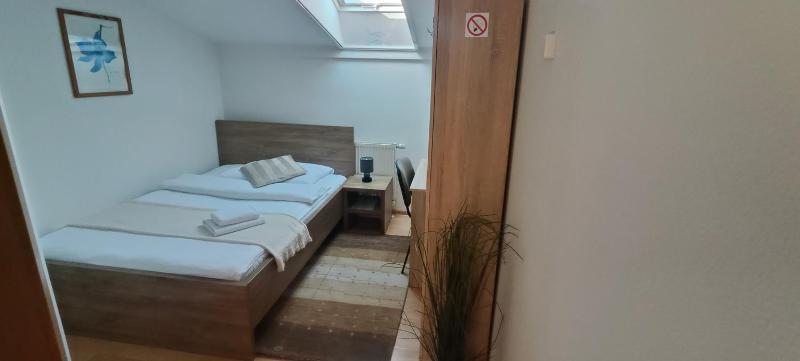 Economy Single Room image 3