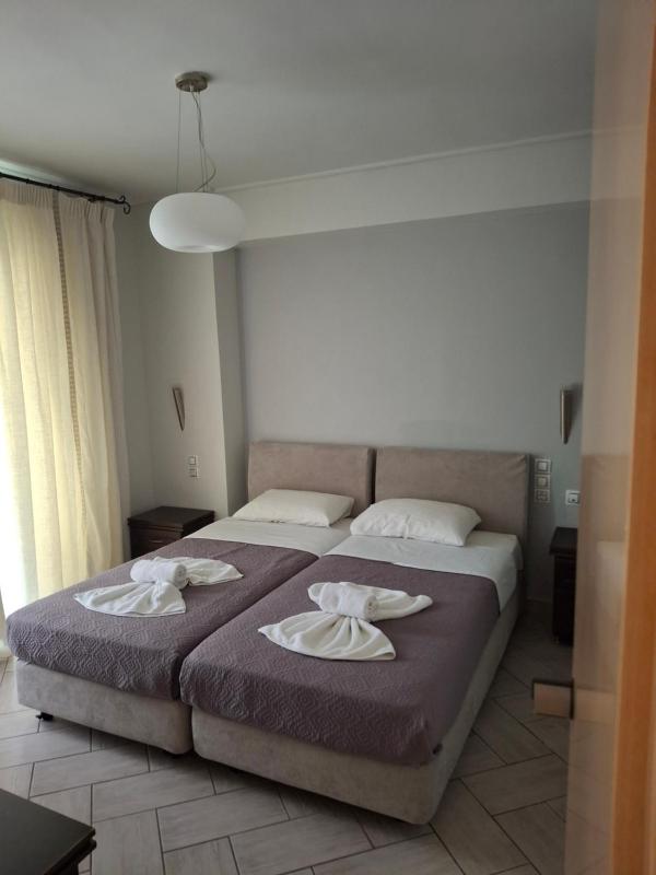 Deluxe Family Room image 3