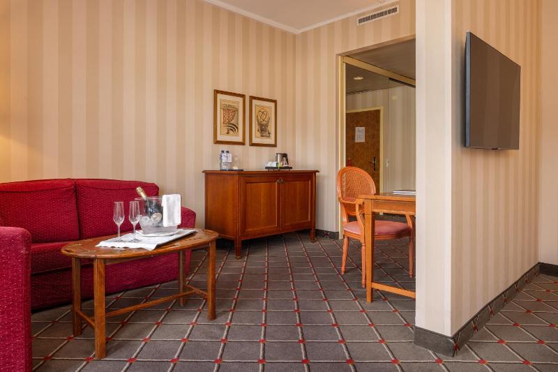 Hotel De La Paix - image 27