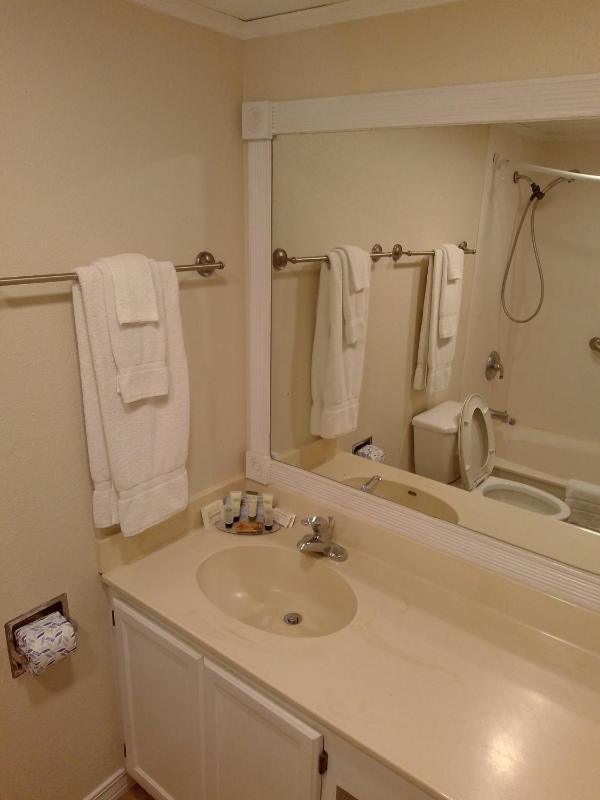 King Room with Balcony image 3