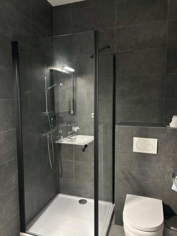 King Room image 2