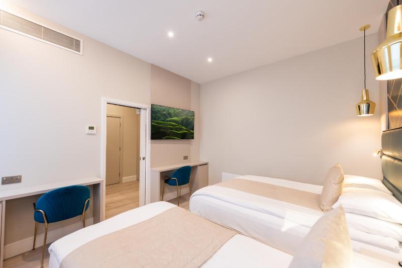 Triple Room image 4