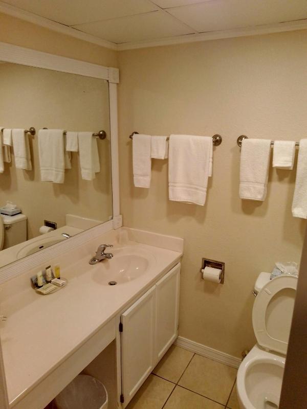 King Room with Balcony image 2