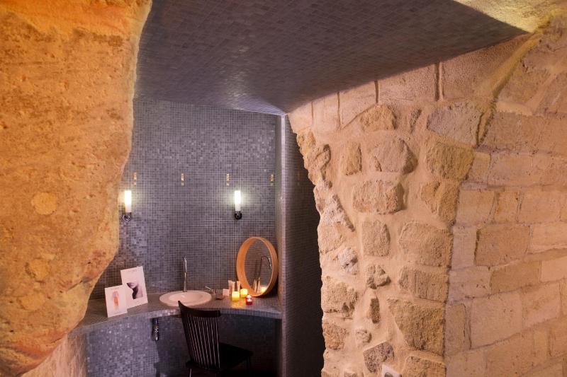 Classic Double Room with Turkish Bath Offered image 4