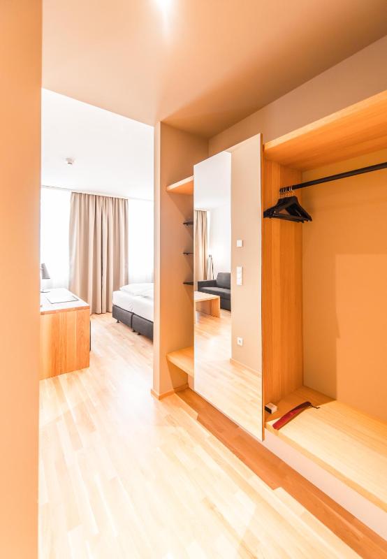 Business Double Room image 2