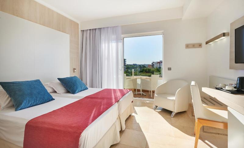 Double Premium Room with Side Sea View (2 adults) image 4