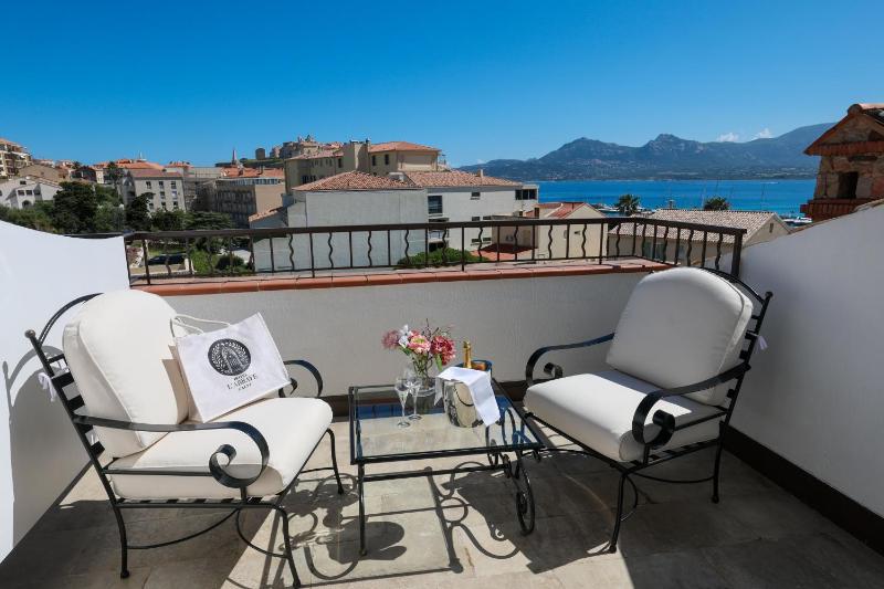 Terrace room with citadel and sea view image 1