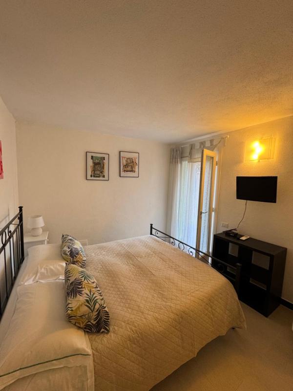 Economy Double Room image 3
