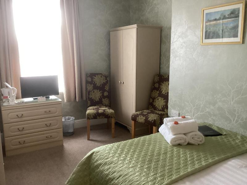 Deluxe Double Room with Shower image 4