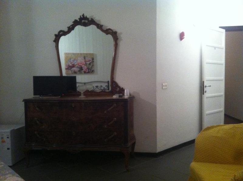 Standard Triple Room image 3