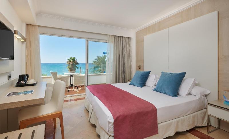 Twin Room with Sea View image 1