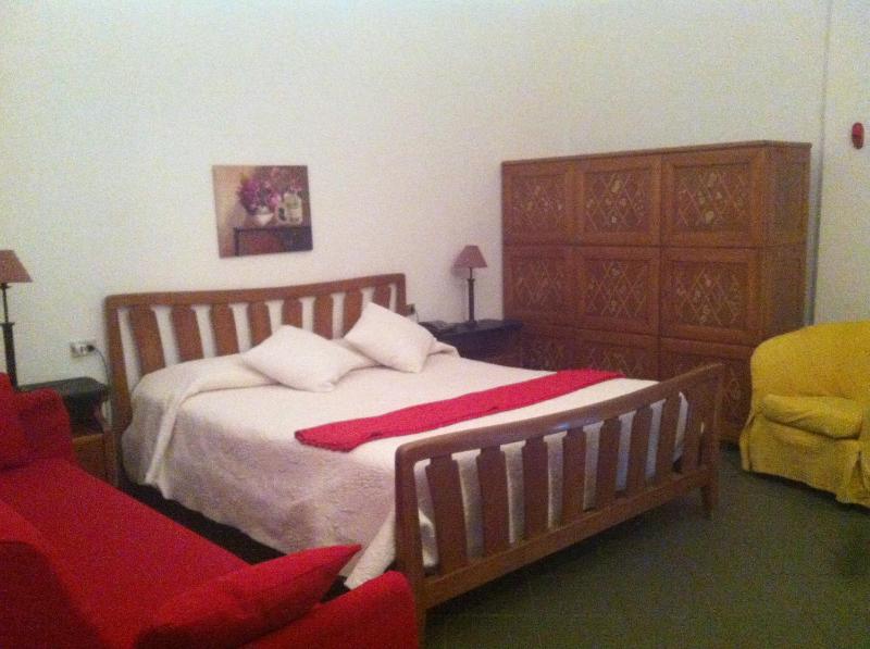 Standard Quadruple Room image 3