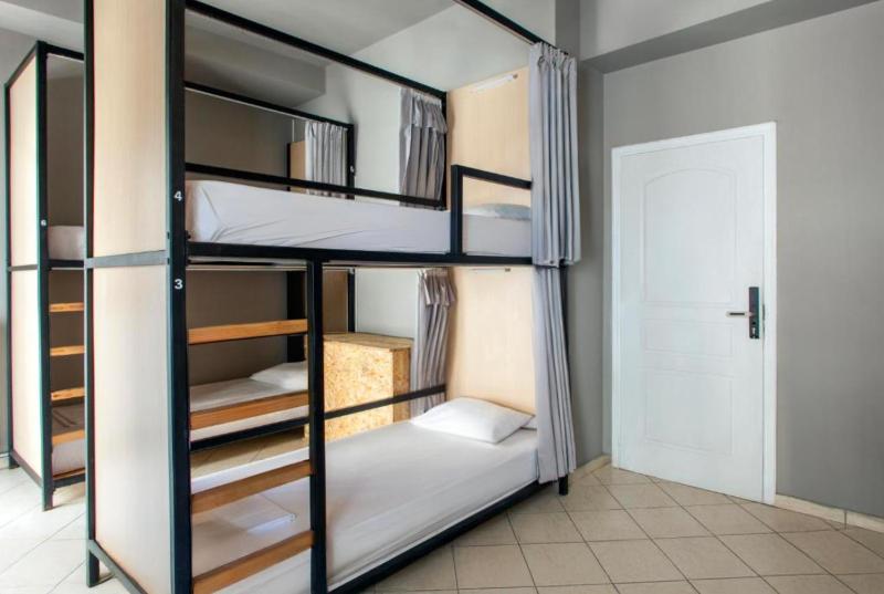 Bed in 6-Bed Mixed Dormitory Room image 3