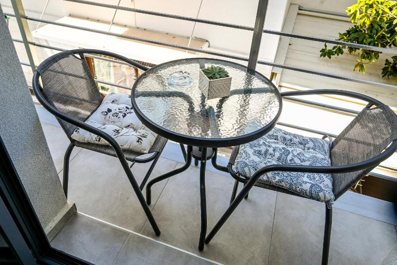 Deluxe Double Room with Balcony image 2
