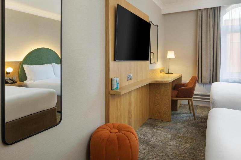 Double Room with Two Double Beds image 3