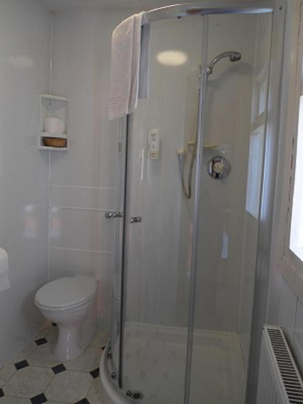 Standard Double Room image 2