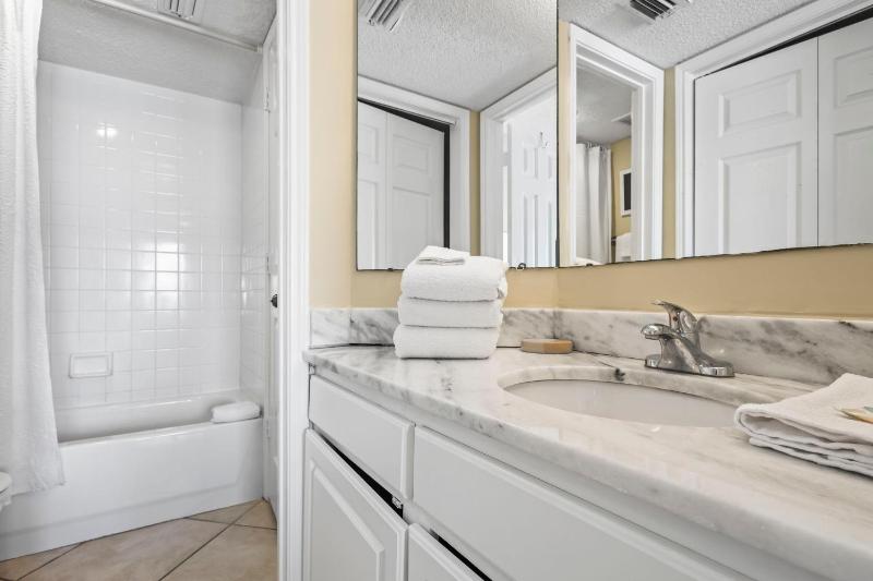Surf Side Shores 1402 - image 32