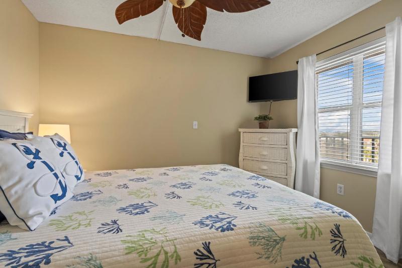 Surf Side Shores 1402 - image 16