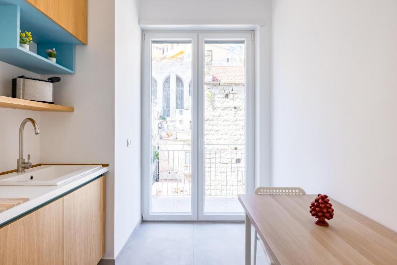 Brombeis Double Bedroom by NapoliApartments - image 14