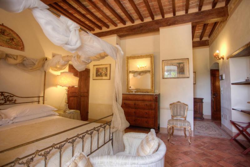 Deluxe Double Room image 3