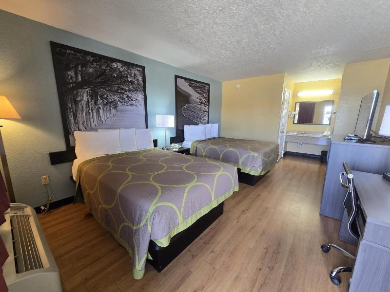 2 Full Beds, Non-Smoking image 3