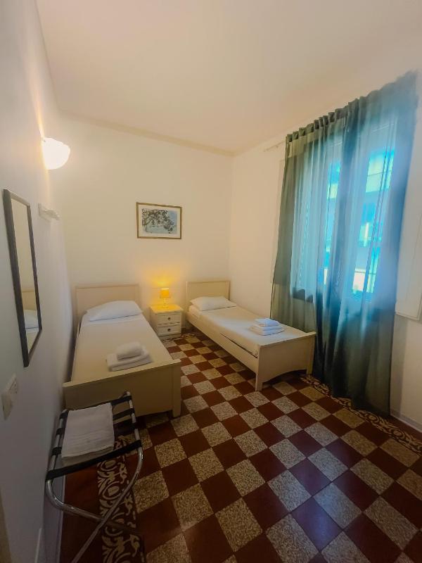 Double or Twin Room with Shared Bathroom image 4