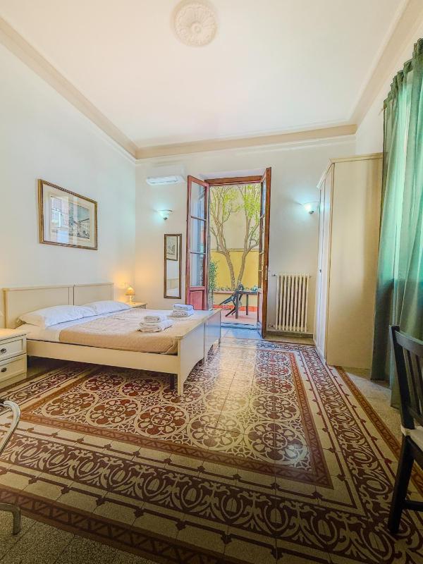 Double or Twin Room with Private Bathroom image 1