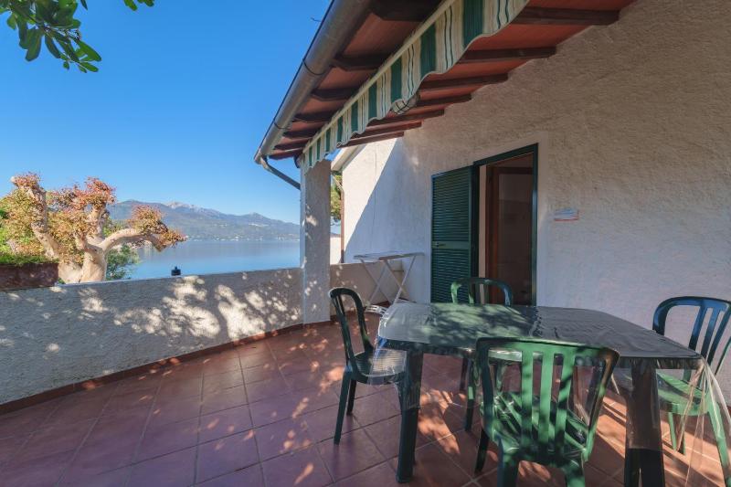 One-Bedroom Apartment with View image 2